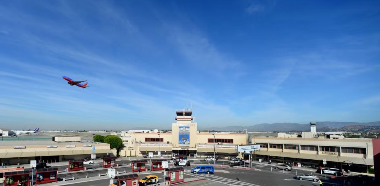 Icelandair BUR Terminal