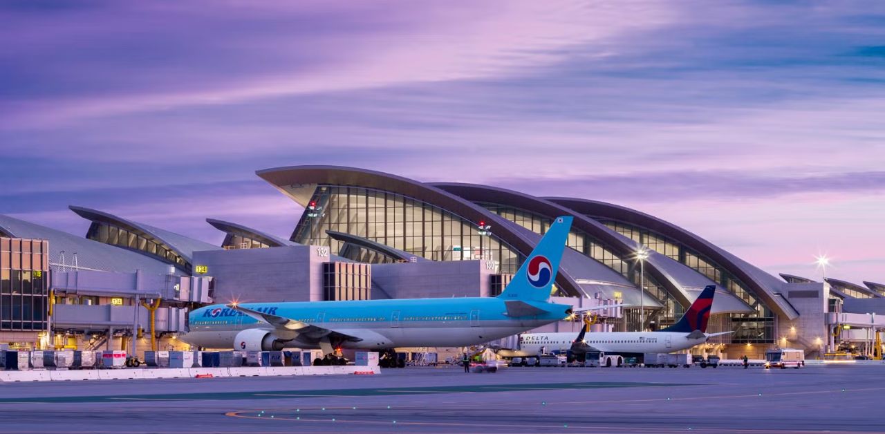 Japan Airlines LAX Terminal