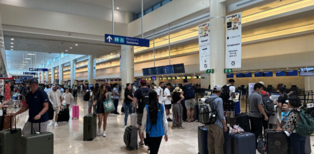 United Airlines CUN Terminal