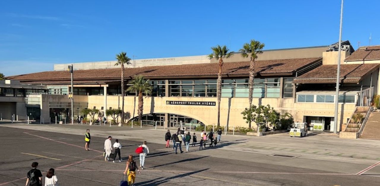 Air Corsica TLN Terminal