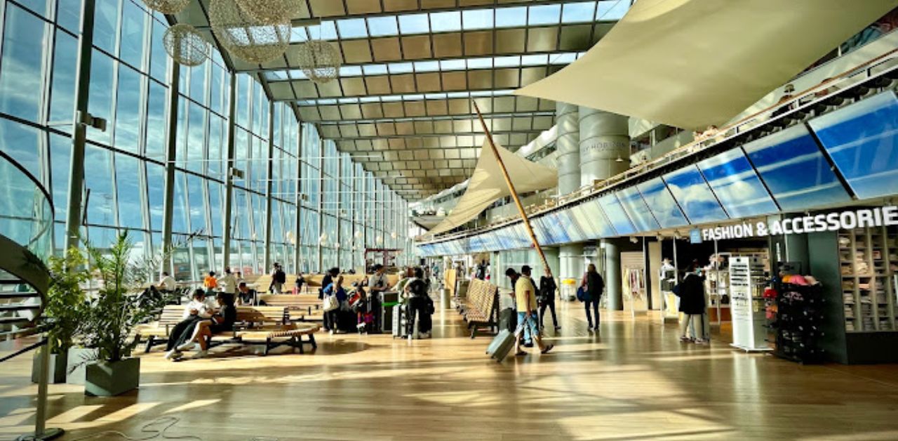 Singapore Airlines ARN Terminal